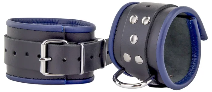 Menottes aux chevilles